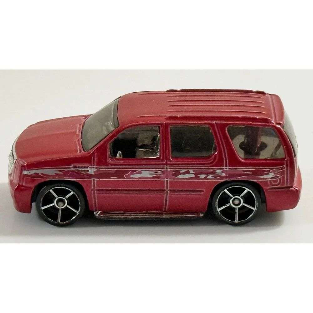 Hot Wheels '07 Cadillac Escalade Kids‎ 1/64 Red Diecast SUV Car